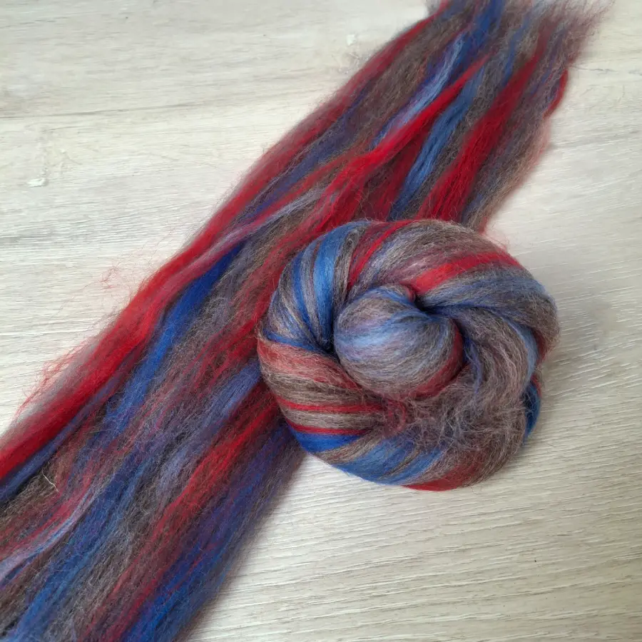 Spinnwolle Mini Batts BFL Merino blau rot Sonnenuntergang Yuniku